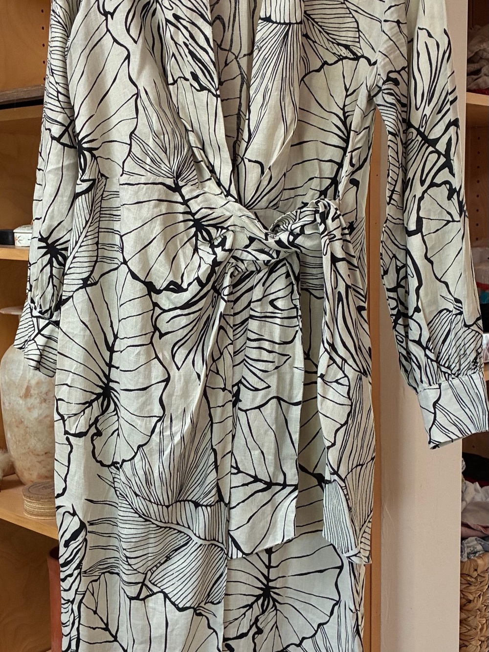 Magaschoni Women’s Size 10 100% Linen Black Ivory Floral Wrap Midi Dress
